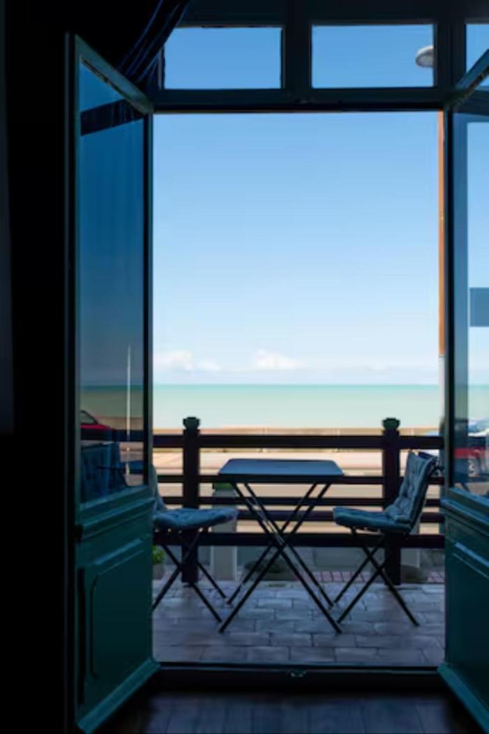La Découverte, appartement front de mer Mers Esterno foto